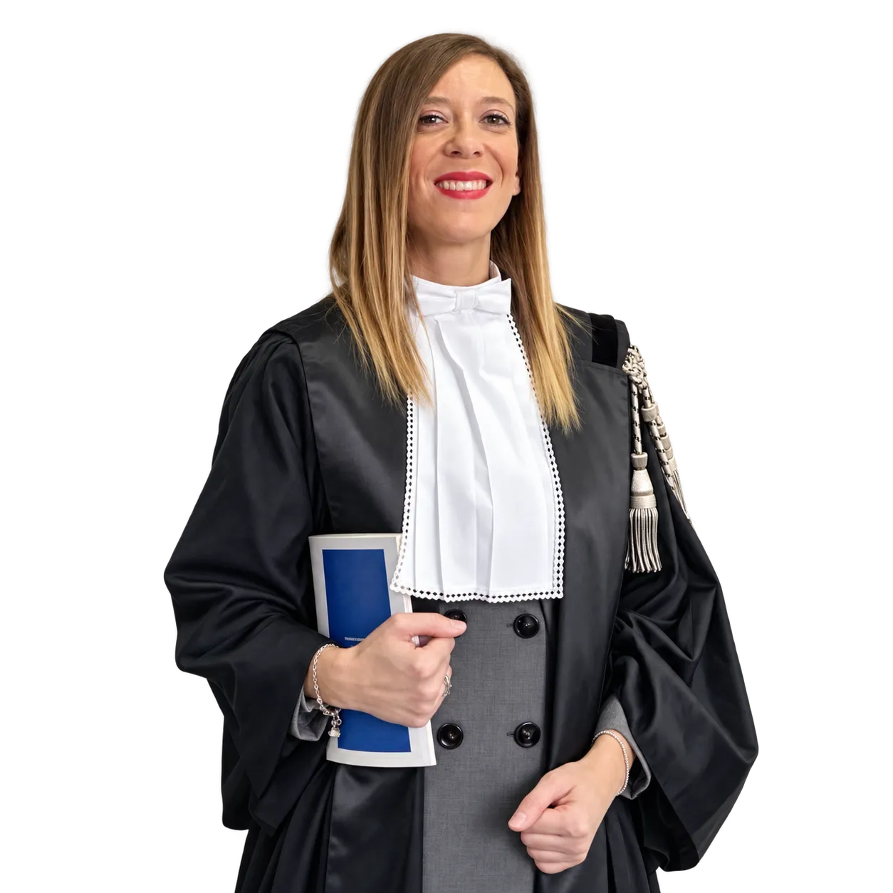 Cristina Di Pinto in toga, con un volume giuridico